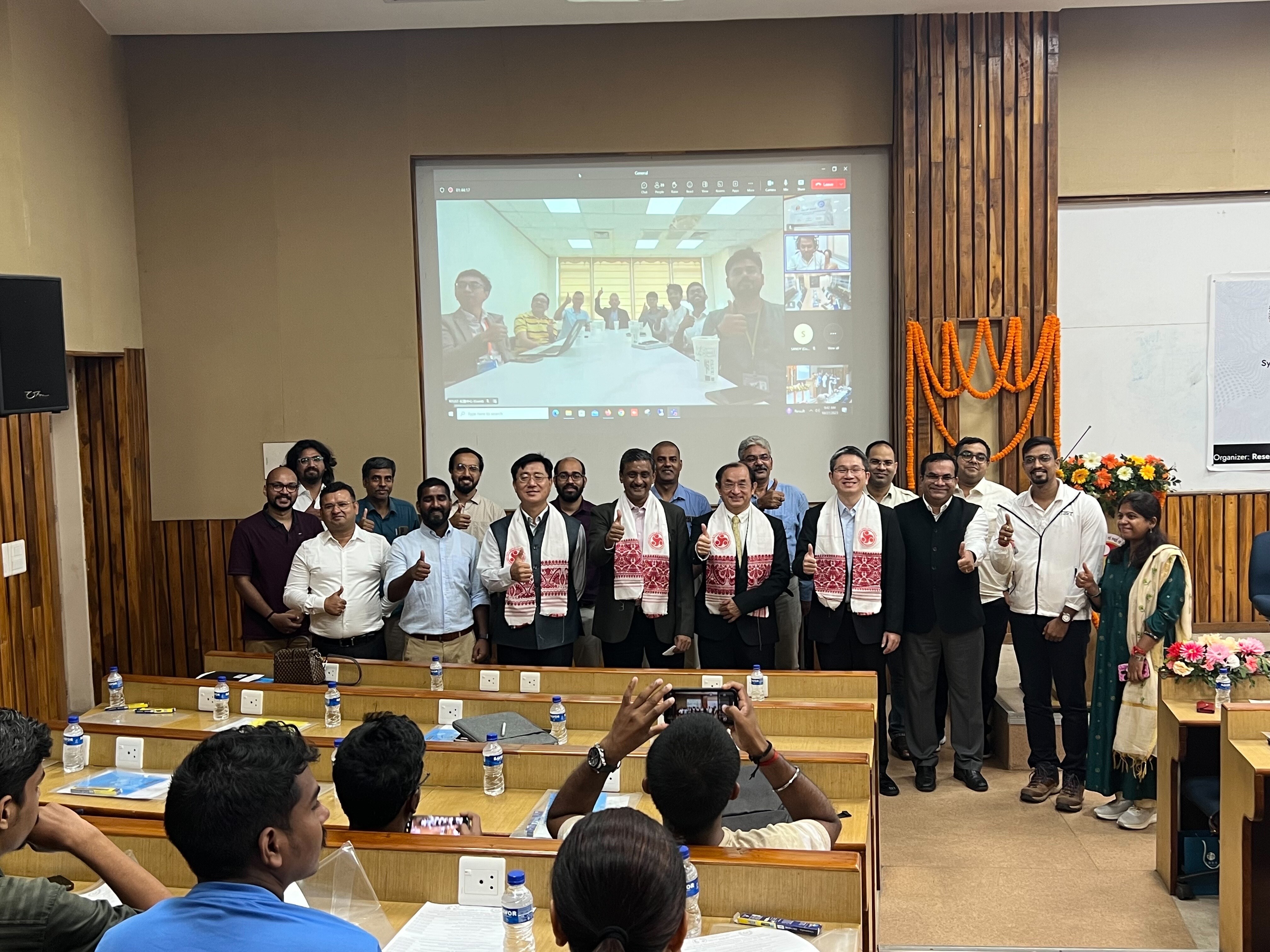 國立臺灣科技大學於與印度理工學院古瓦哈蒂分校(IIT Guwahati) 「2023年半導體技術、先進製造與封裝國際研討會(STMP 2023)」線上合影。