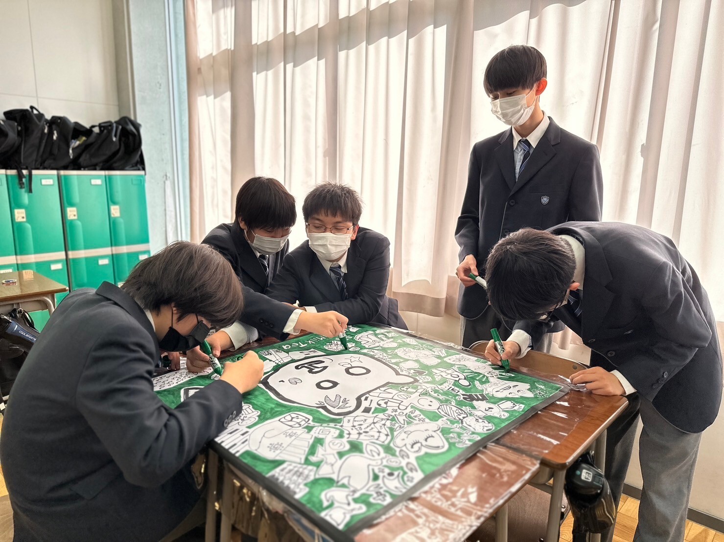 Join hands with students from Tsuda Academy to engage in the SDGs Drawing Activity.