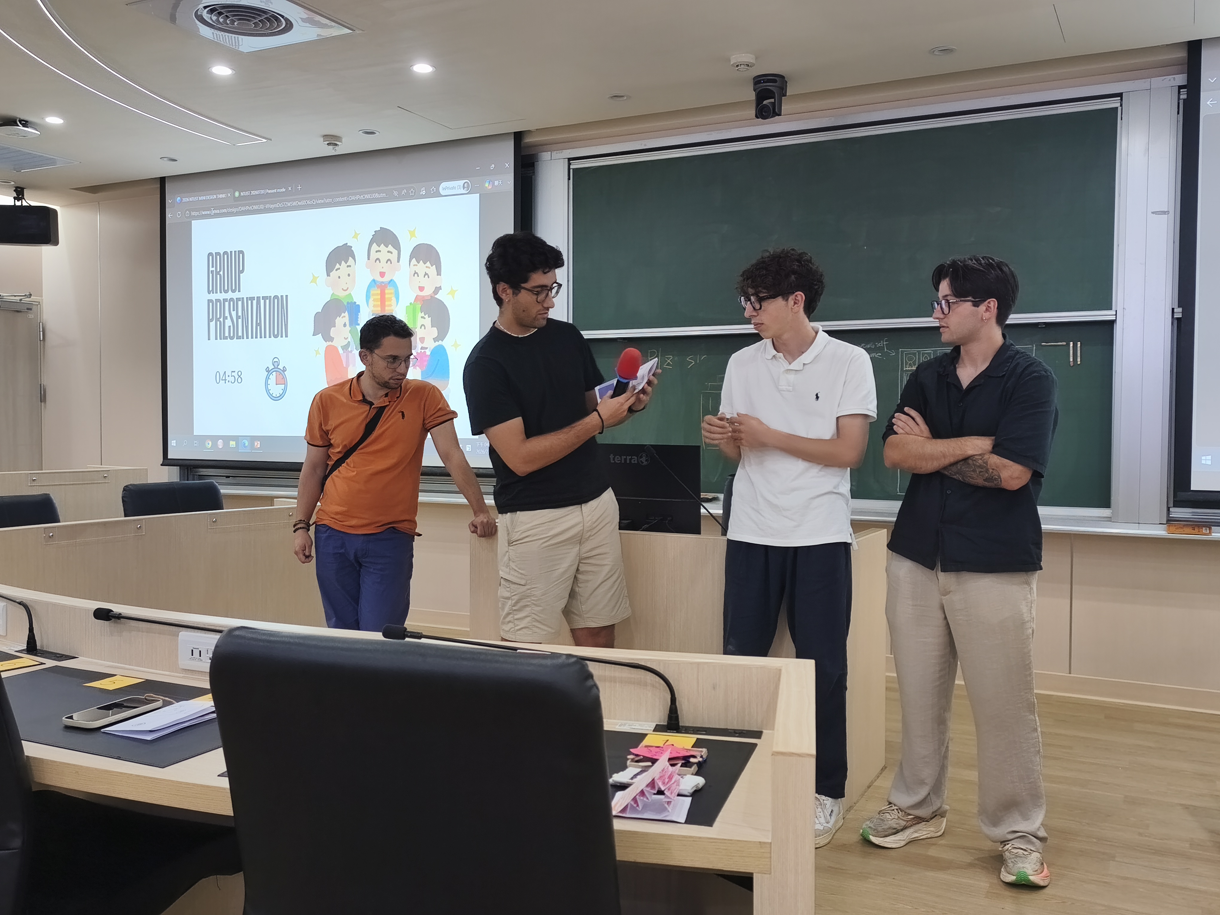 學員於「設計思考工作坊」進行分組成果發表,透過臺歐跨文化腦力激盪,展現產品開發與團隊協作創意。