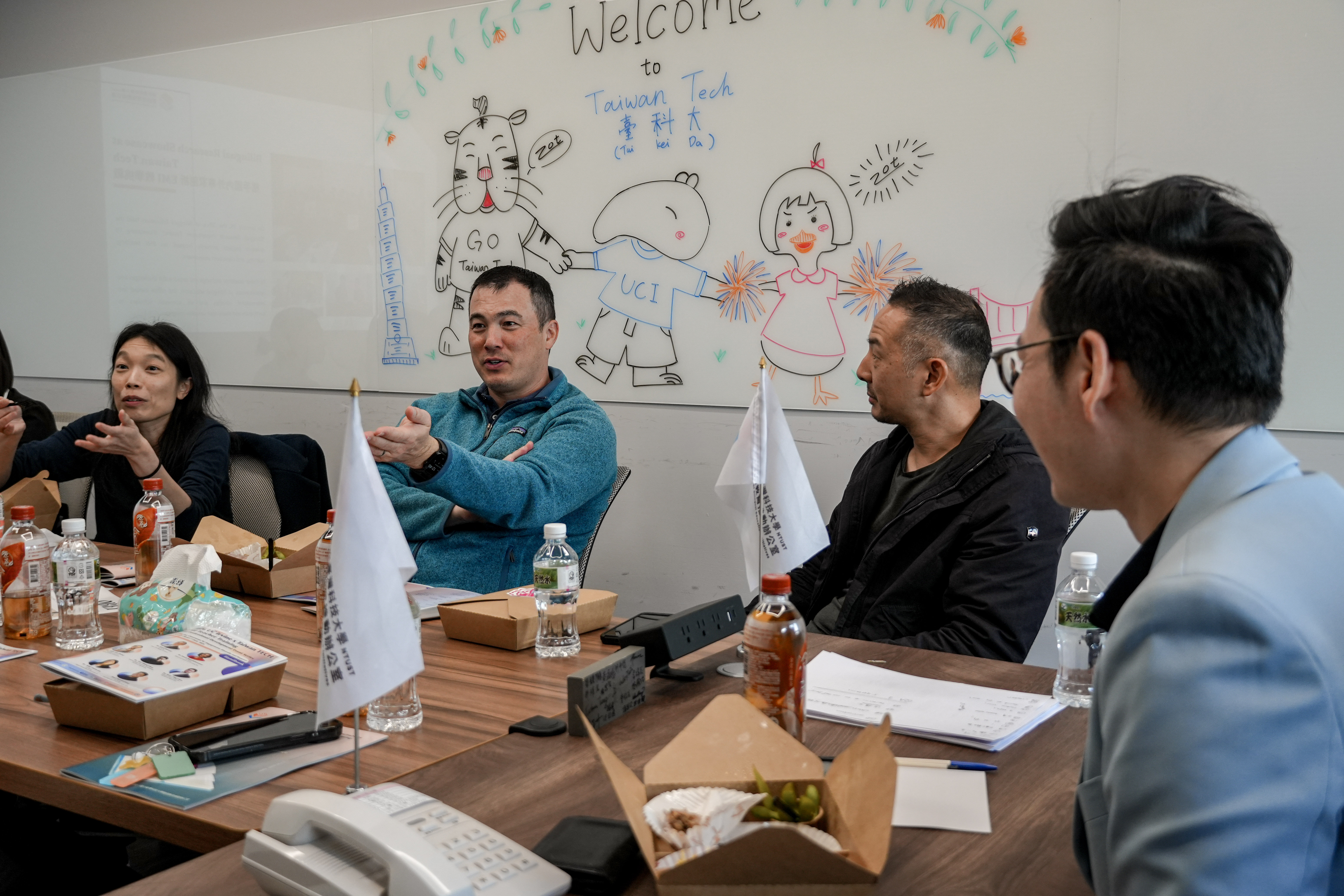 UC Irvine教授Scott Atwood分享教學與研究觀點。