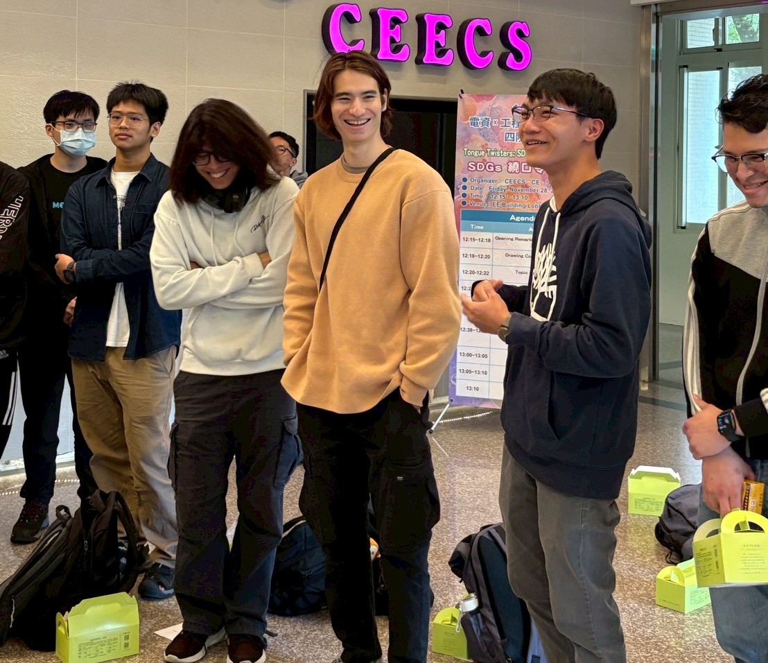 國際生與本地生熱烈討論,氣氛活絡