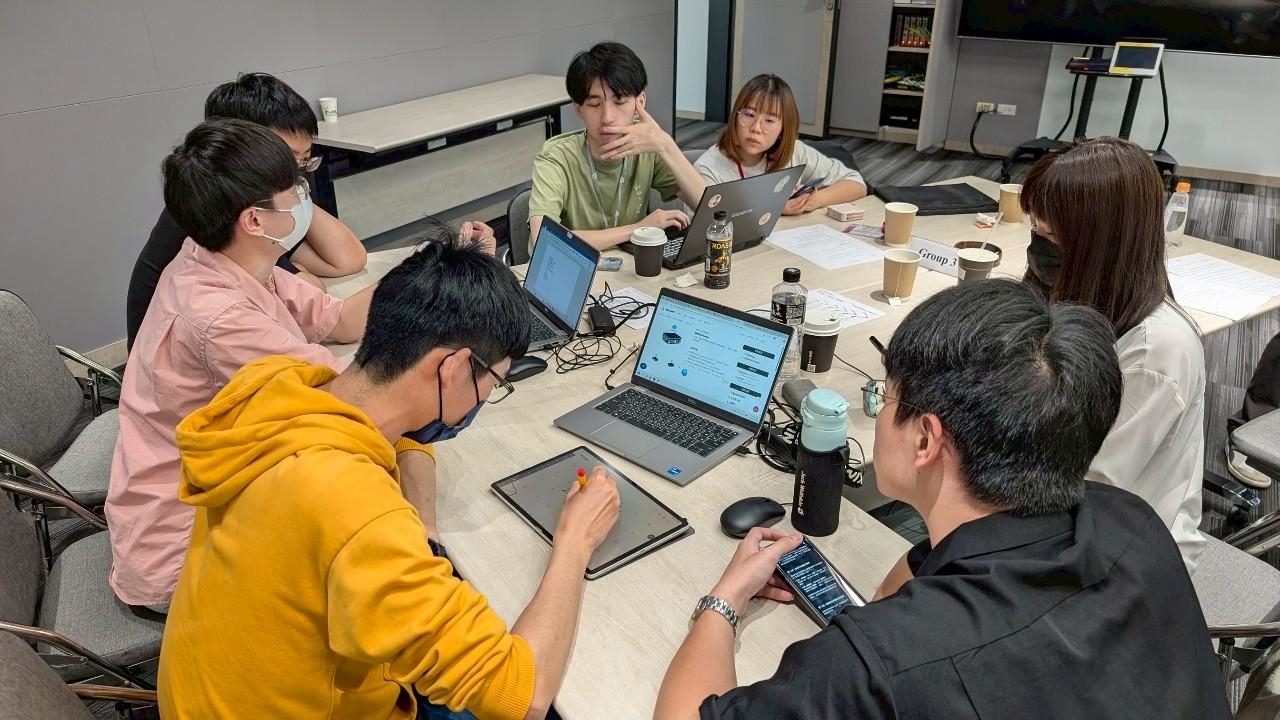 體驗營加入「Roleplay(劇本殺)」環節，由學生分組模擬市場產品經理(PM)、應用工程師(FAE)、業務(Sales)等職務，以團隊合作完成專案任務。