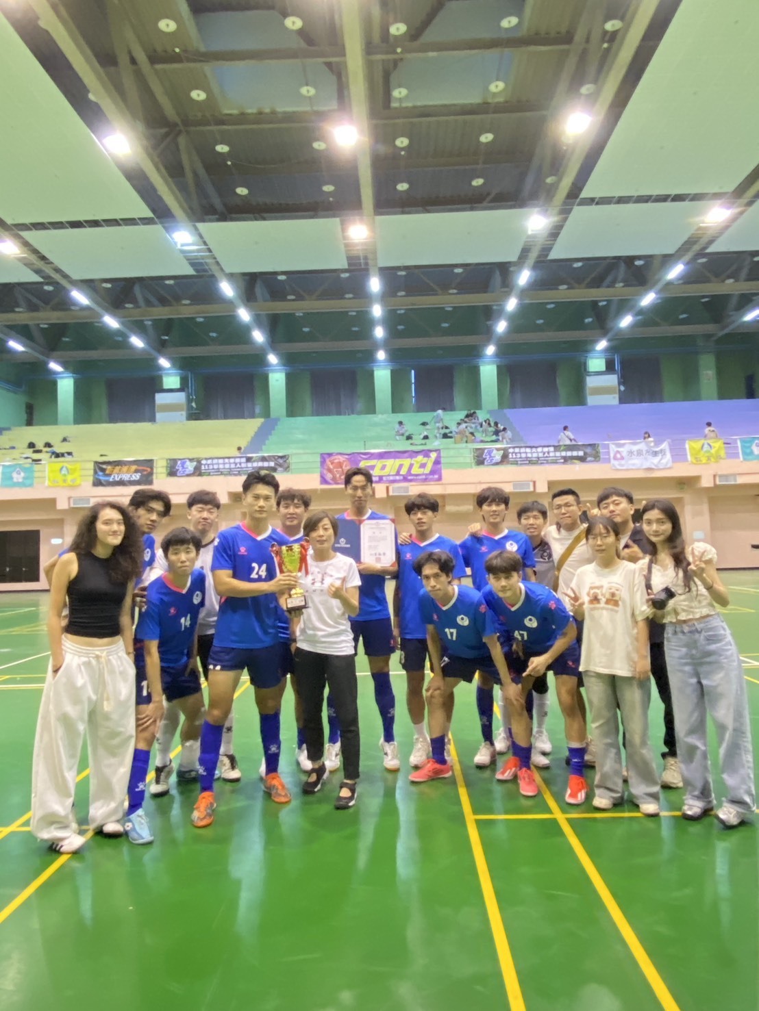 114年全國大專足球錦標賽合影。