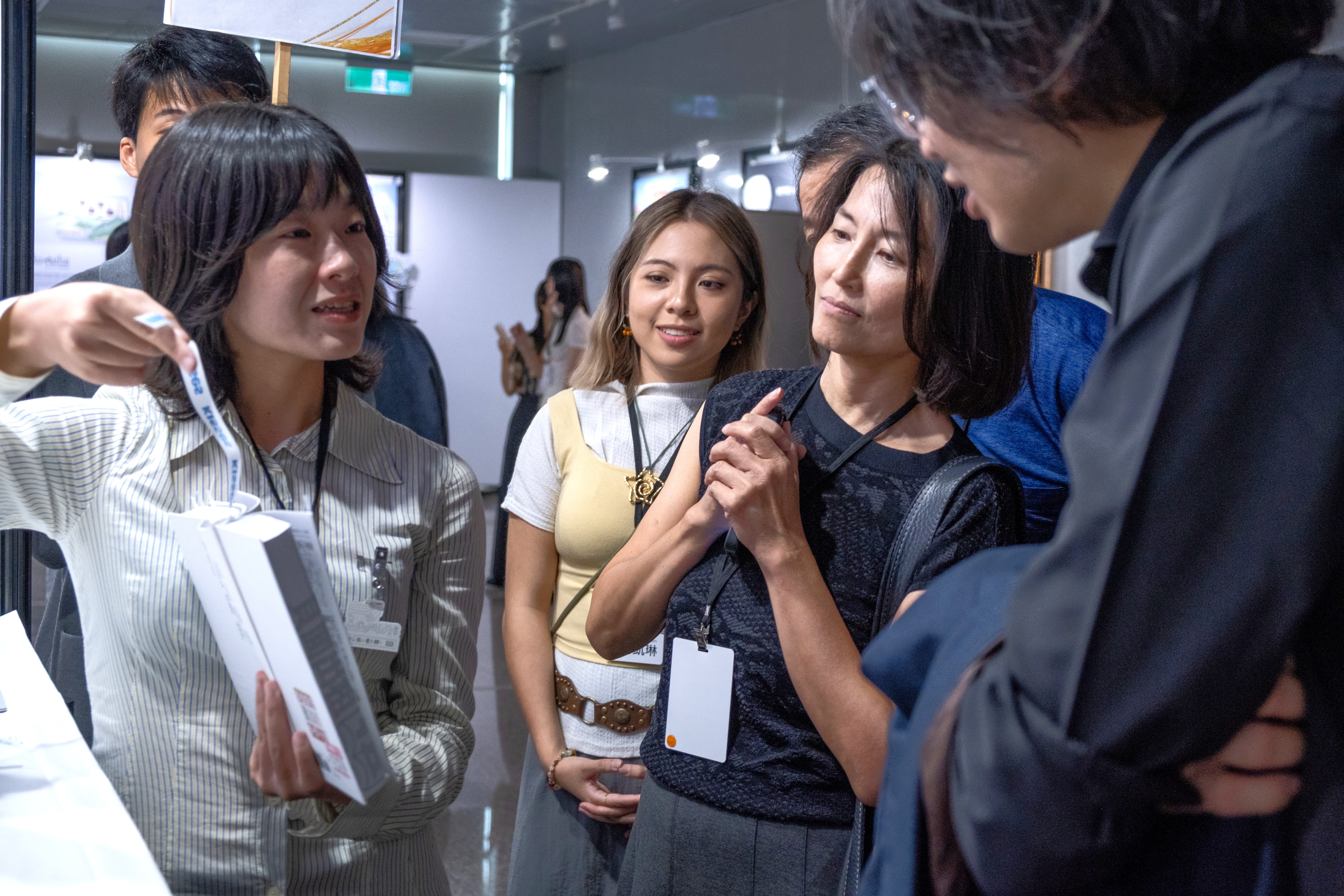 2026臺科大設計系畢業展邀請業界設計師及校內外觀眾蒞臨參觀，感受新銳設計師們融合創意與永續理念的展品。