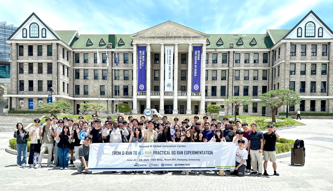 臺科大學生赴韓國漢陽大學參與6G RAN實作工作坊,與6G中心教師合影。