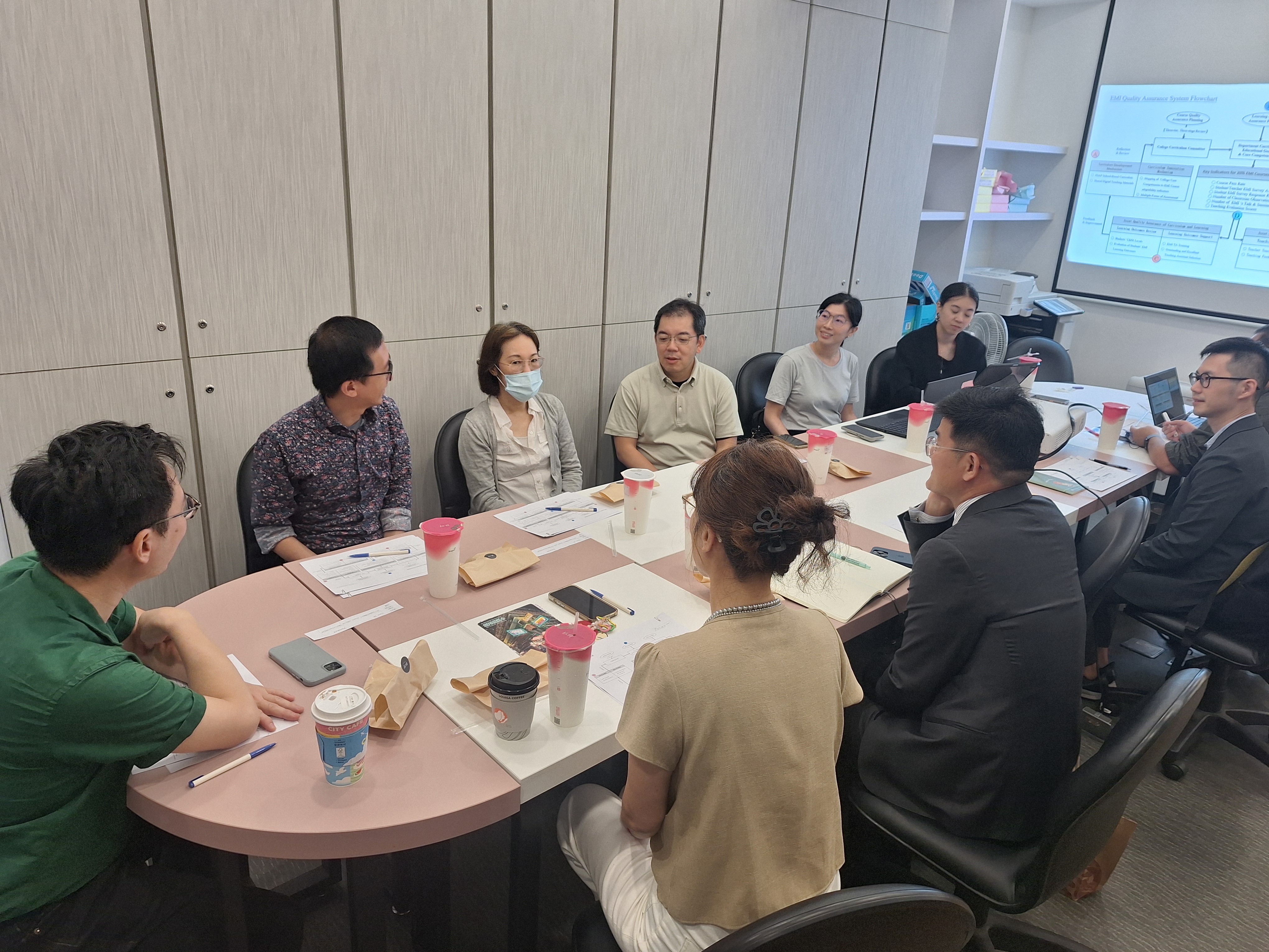 Prof. Becky H. Huang與 Prof. Ivan Stefano分享俄亥俄州立大學將觀課機制納入研究團隊體系。