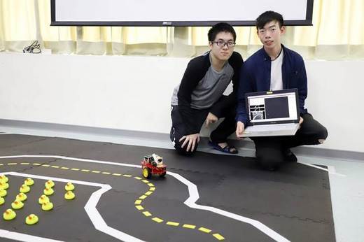 台科大舉辦自駕車系統專題競賽 過彎、紅線停車都難不倒,聯合報報導共1張