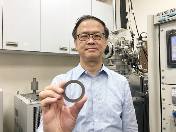 台科大金屬鍍層鑽石刀片 助提升半導體及光電產品良率 登科學報導期刊,聯合報報導共1張