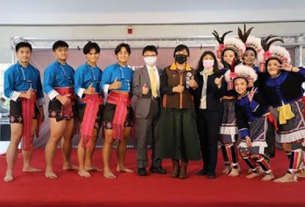 臺科大達路岸長廊開幕 原住民學生展示編織藝術，聯合報報導共1張