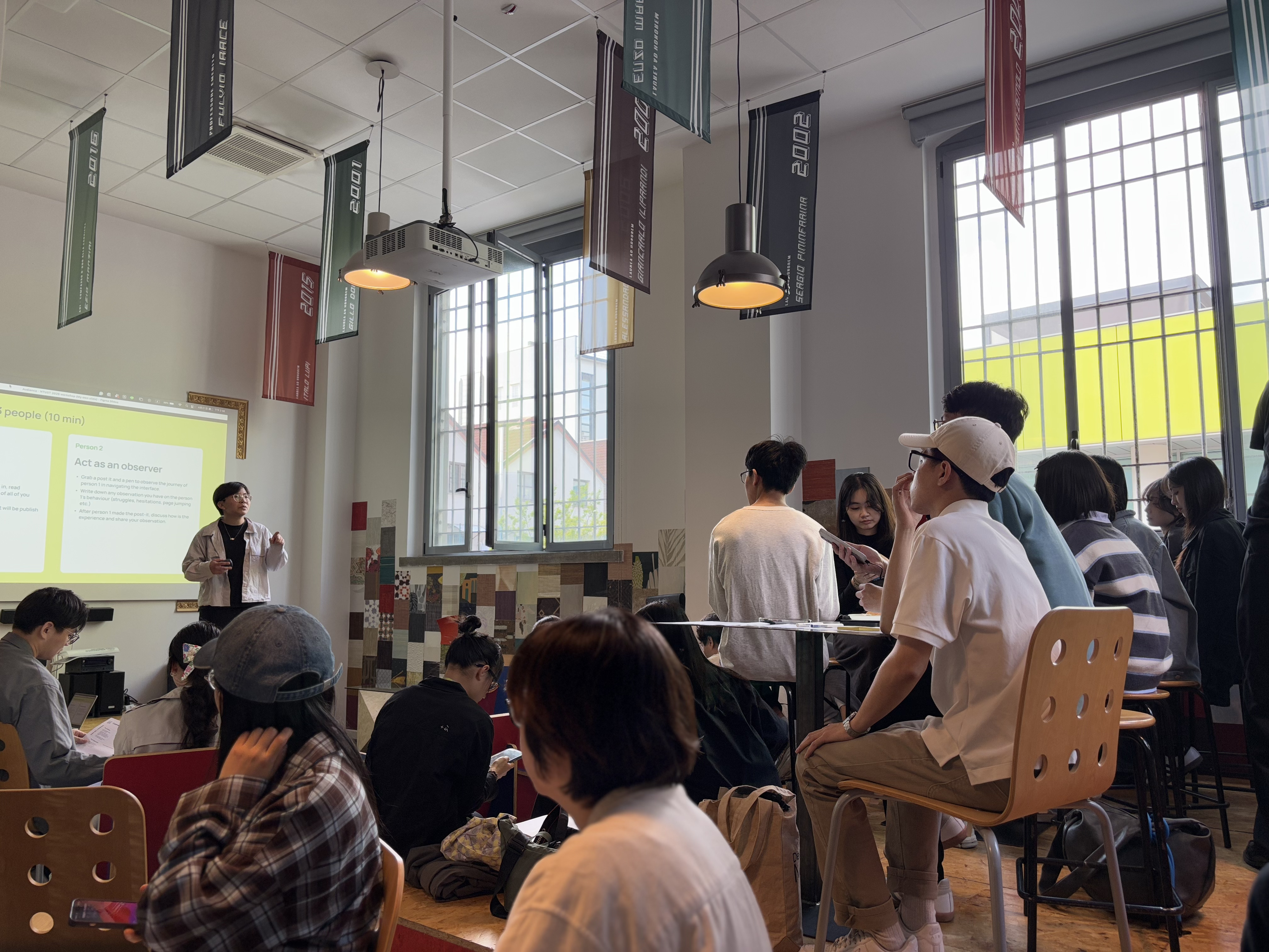米蘭理工大學博士研究員JiaXin Liu帶領臺科大設計系同學一同深入探討公共服務、永續政策制定及城市綠色轉型的前沿方法,分享其與歐盟支持的CoDesign4Transitions 研究網絡合作的部分成果和方法。