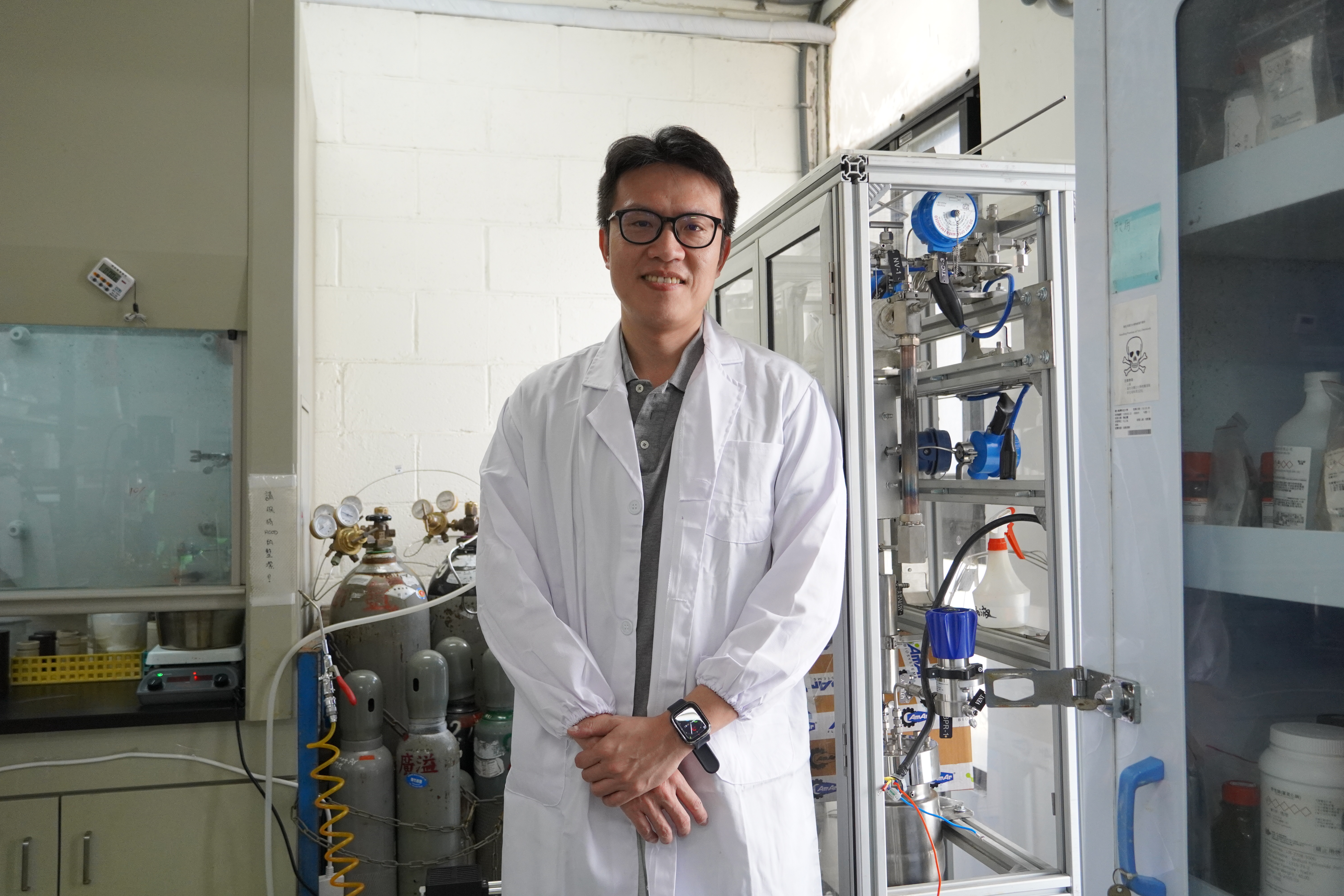 Professor Hu.