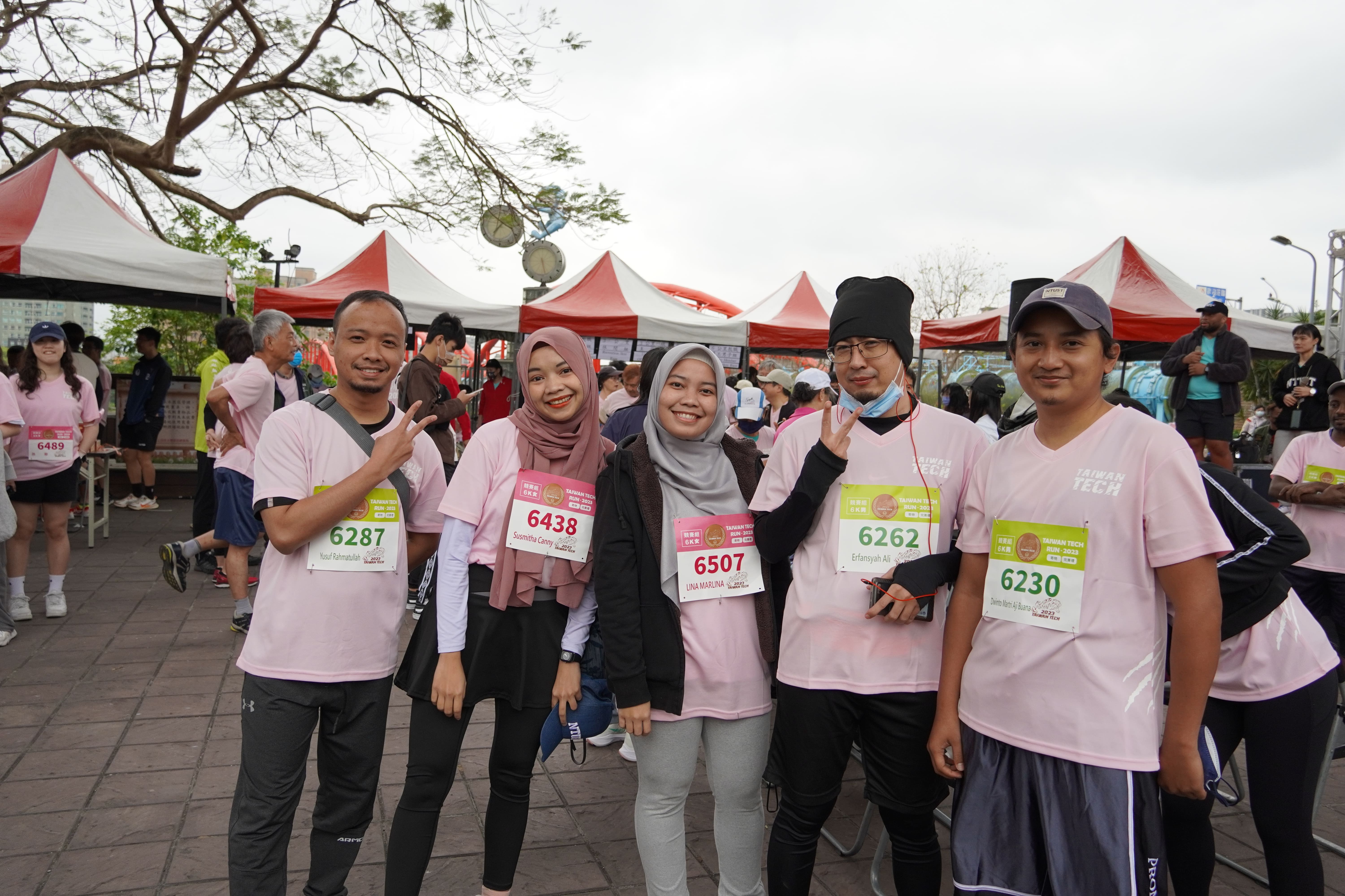 3月18日臺科大外籍同學參與路跑活動合影