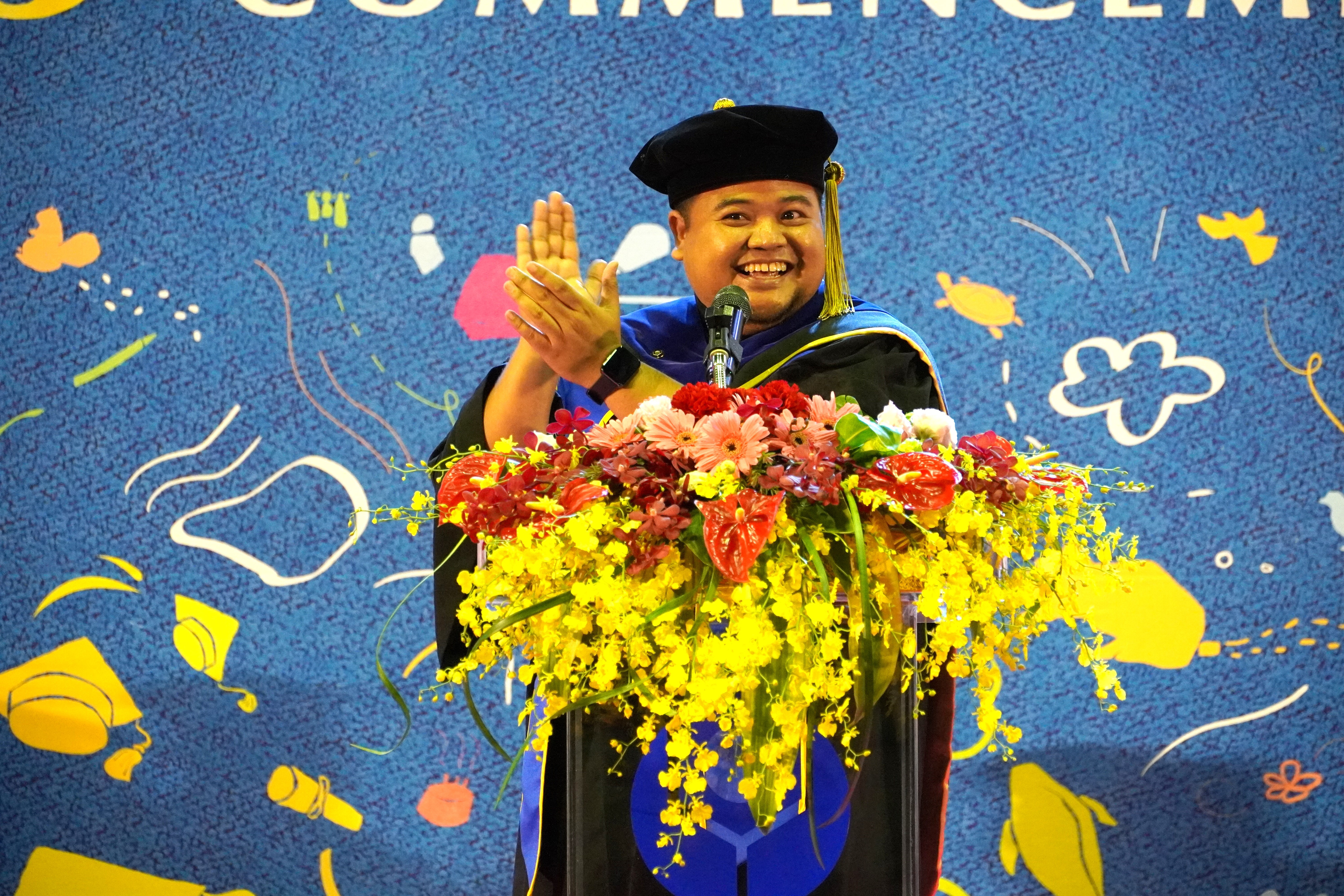 國際學生畢業生代表印尼籍數位所Darmawansah（達馬萬）致詞。