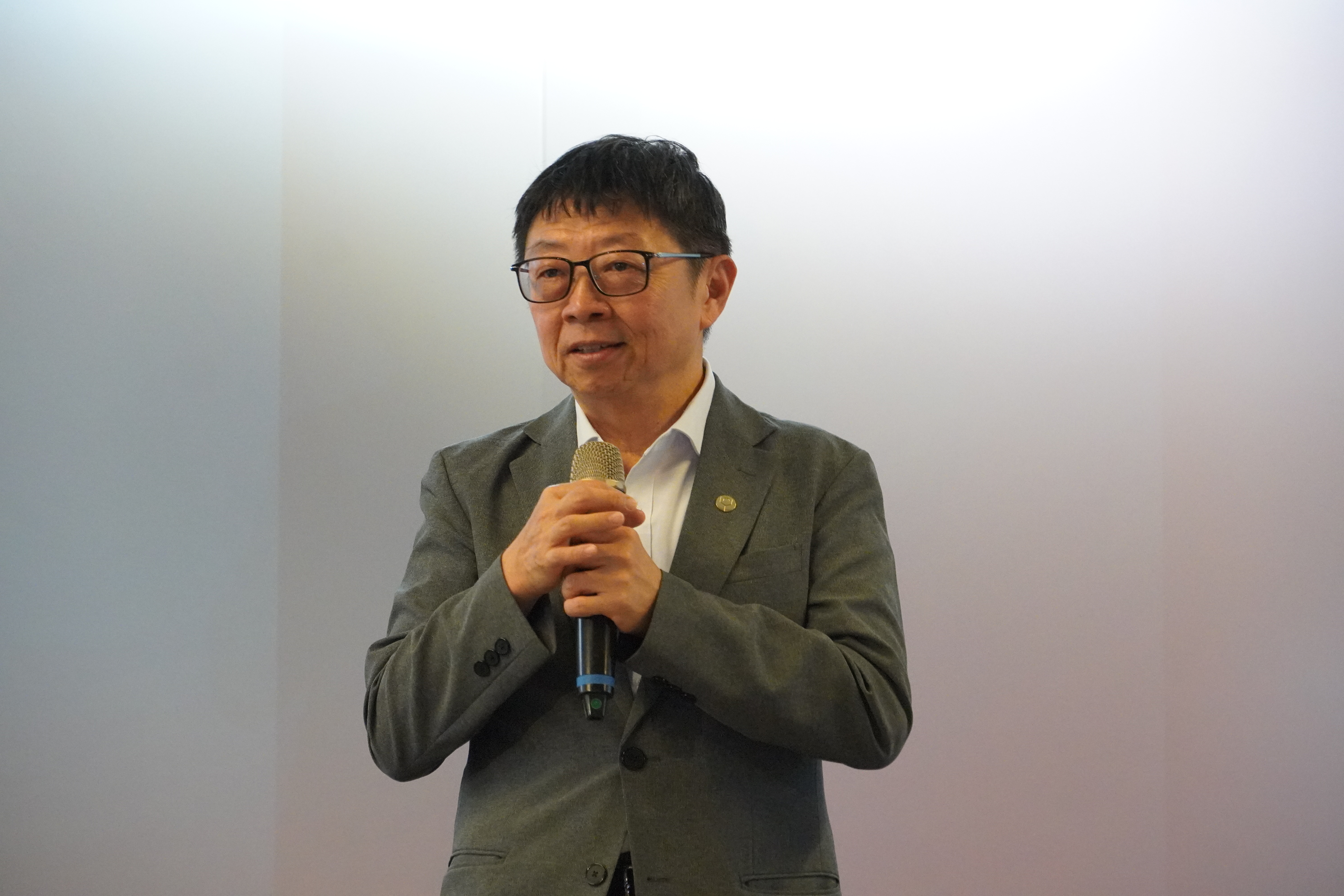 臺科大校長顏家鈺表示,建築系畢業展總能展現學生豐富的創意與觀察,也勉勵畢業生未來持續與母校保持連結,傳承經驗與專業精神。