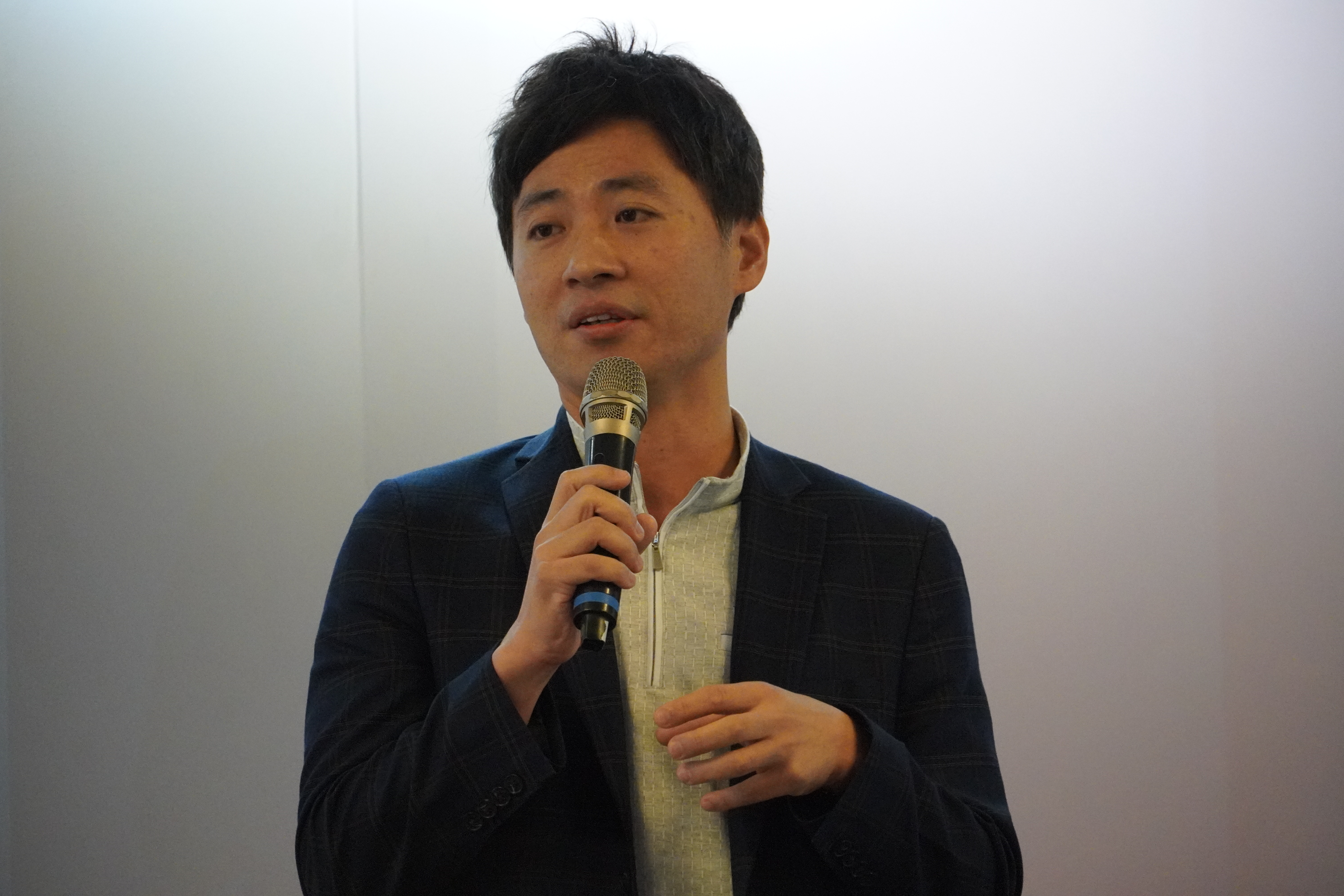 臺科大建築系主任阮怡凱指出,建築系透過師徒制教學模式,引導學生接軌業界實務,今年畢業作品更展現多元議題與國際視野。