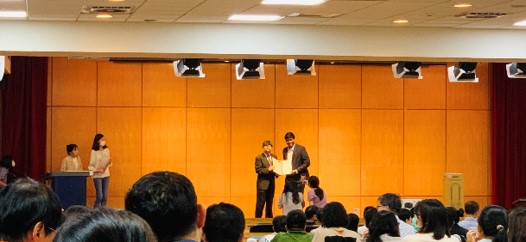 Prof. Saravanan, recognized as the first NTUST international scholar to receive the Outstanding Teacher Award and promotion to the rank of Associate Professor.